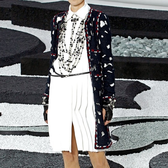 CHANEL dark blue mesh cutout coat - Picture 2 of 9